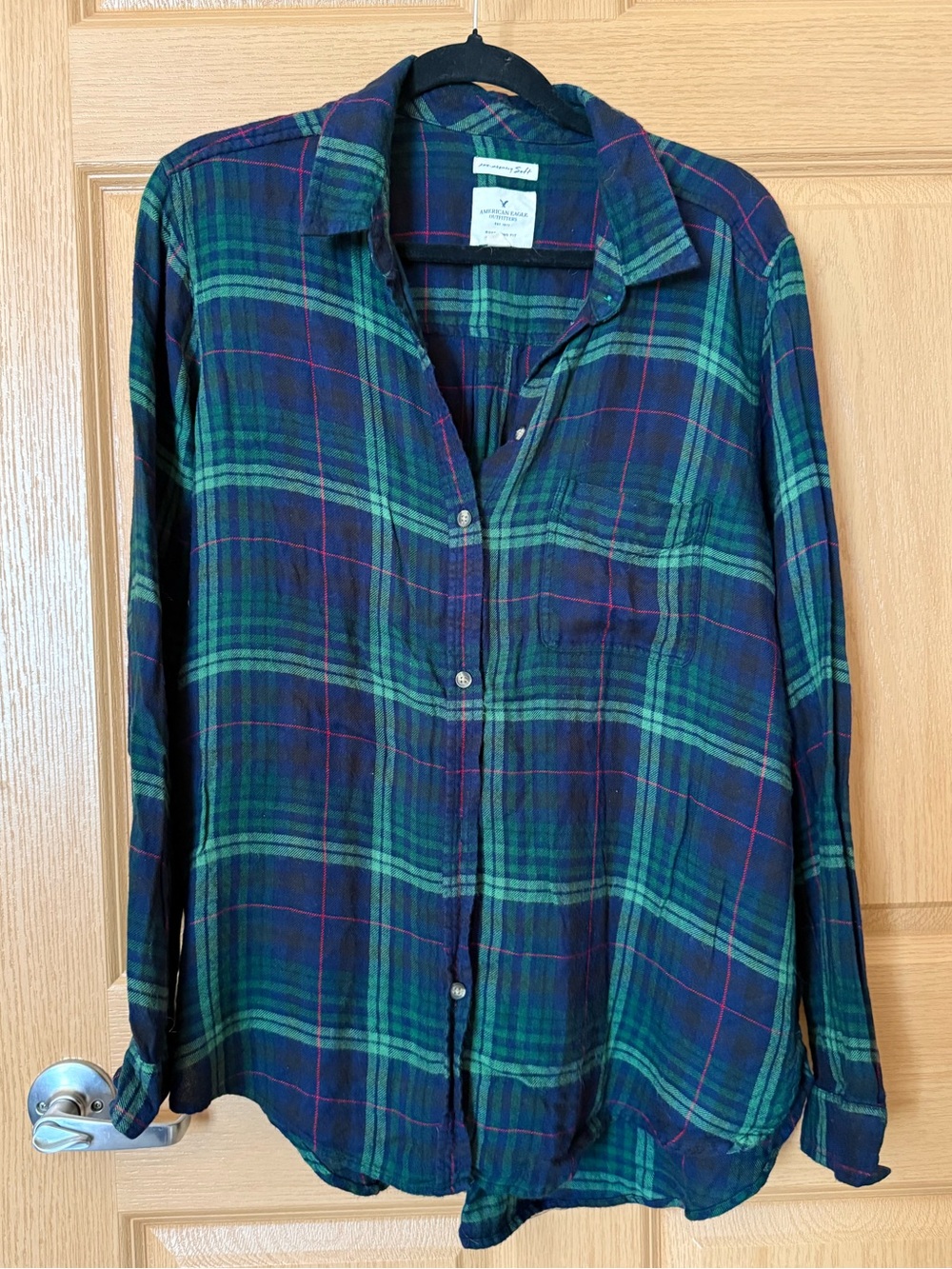 American Eagle Outfitters Green and Navy Plaid Button-Up Shirt